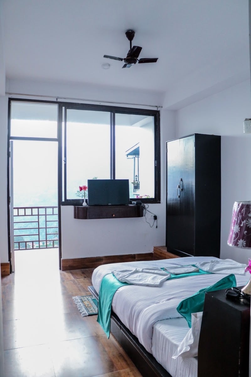 Luxury Mountain View Room with private balcony and valley views at Hotel Greenery View